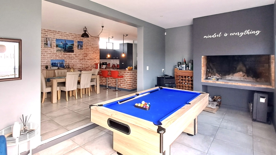 4 Bedroom Property for Sale in Country Club Western Cape